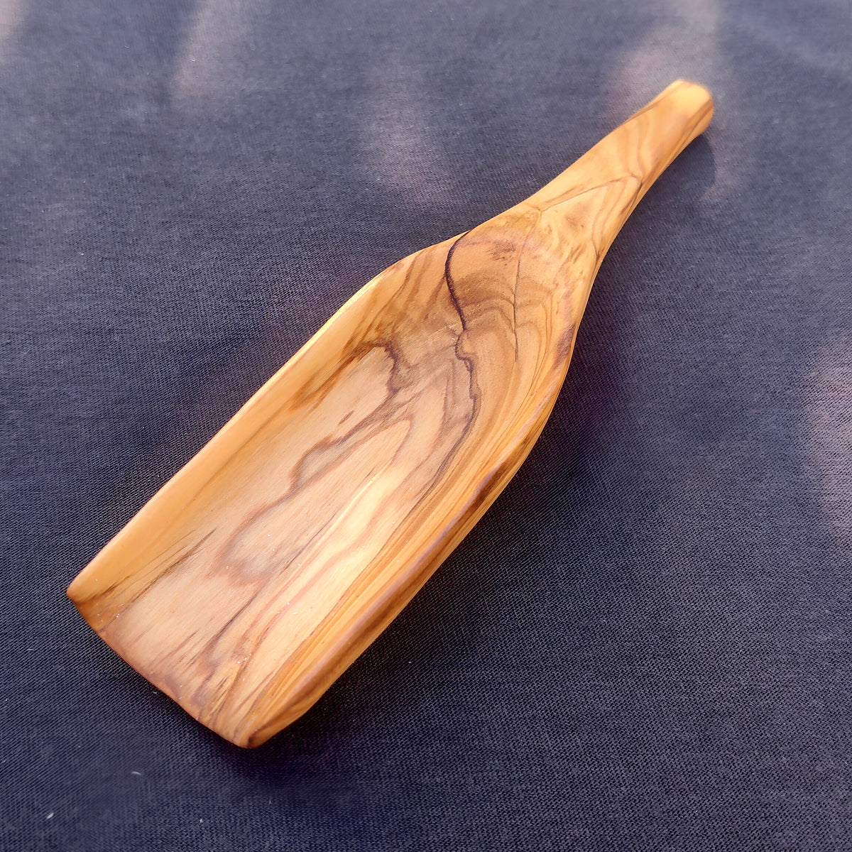 Pala de madera de olivo, otro ángulo