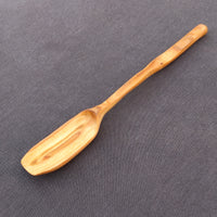 Cuchara de madera de albaricoquero, detalle del mango