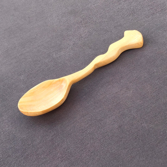 Cuchara de madera de olivo con mango zigzag, vista completa