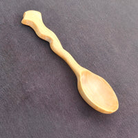 Cuchara de madera de olivo, vista lateral del mango