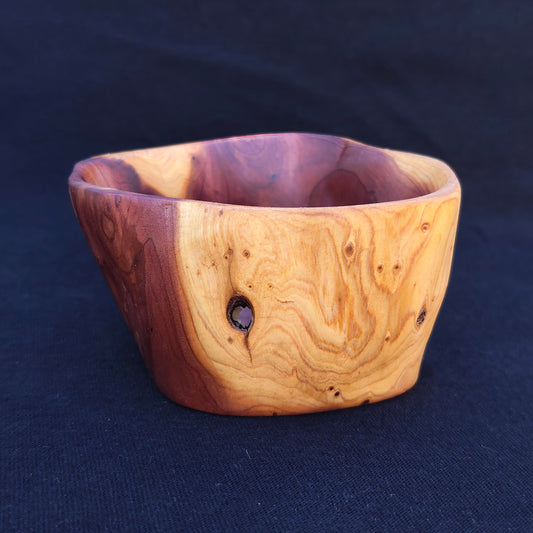 Cuenco de madera de juniperus, otro angulo