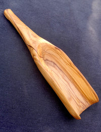 Pala de madera de olivo para legumbres y cereales, vista completa