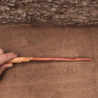 Varita de madera de juniperus 1 tallada a mano, detalle 5