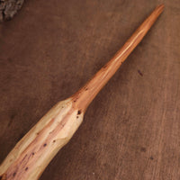 Varita de madera de juniperus 2 tallada a mano, detalle 4